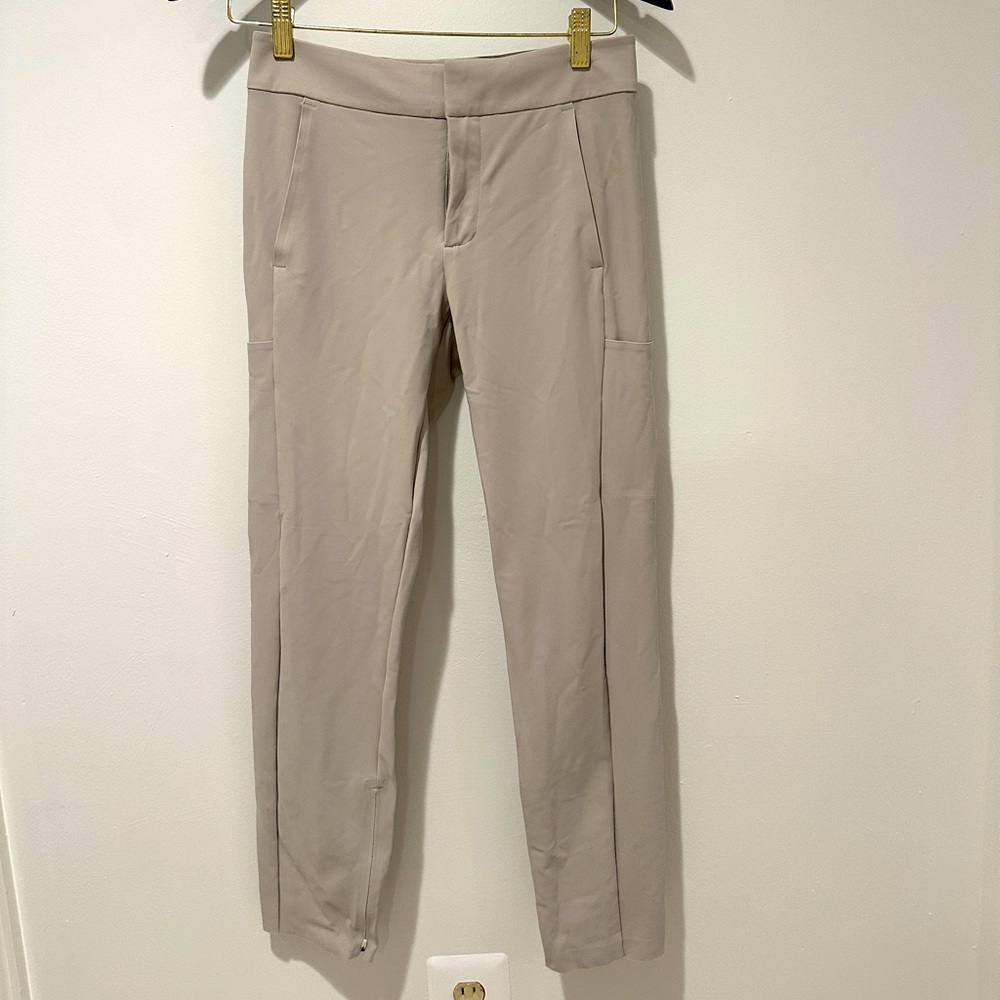 Athletes city sleek pant. NWOT